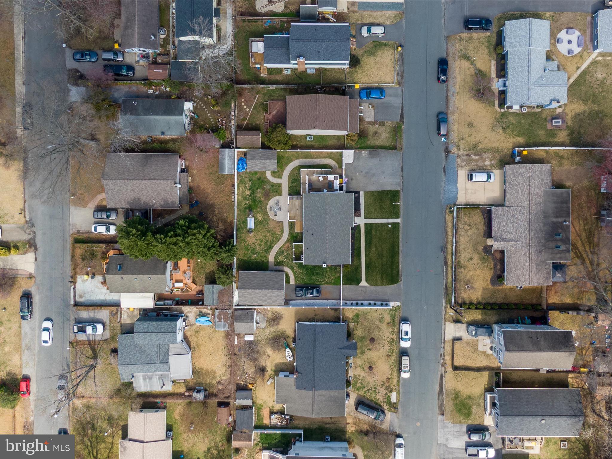 WOODLAND BEACH - Residential