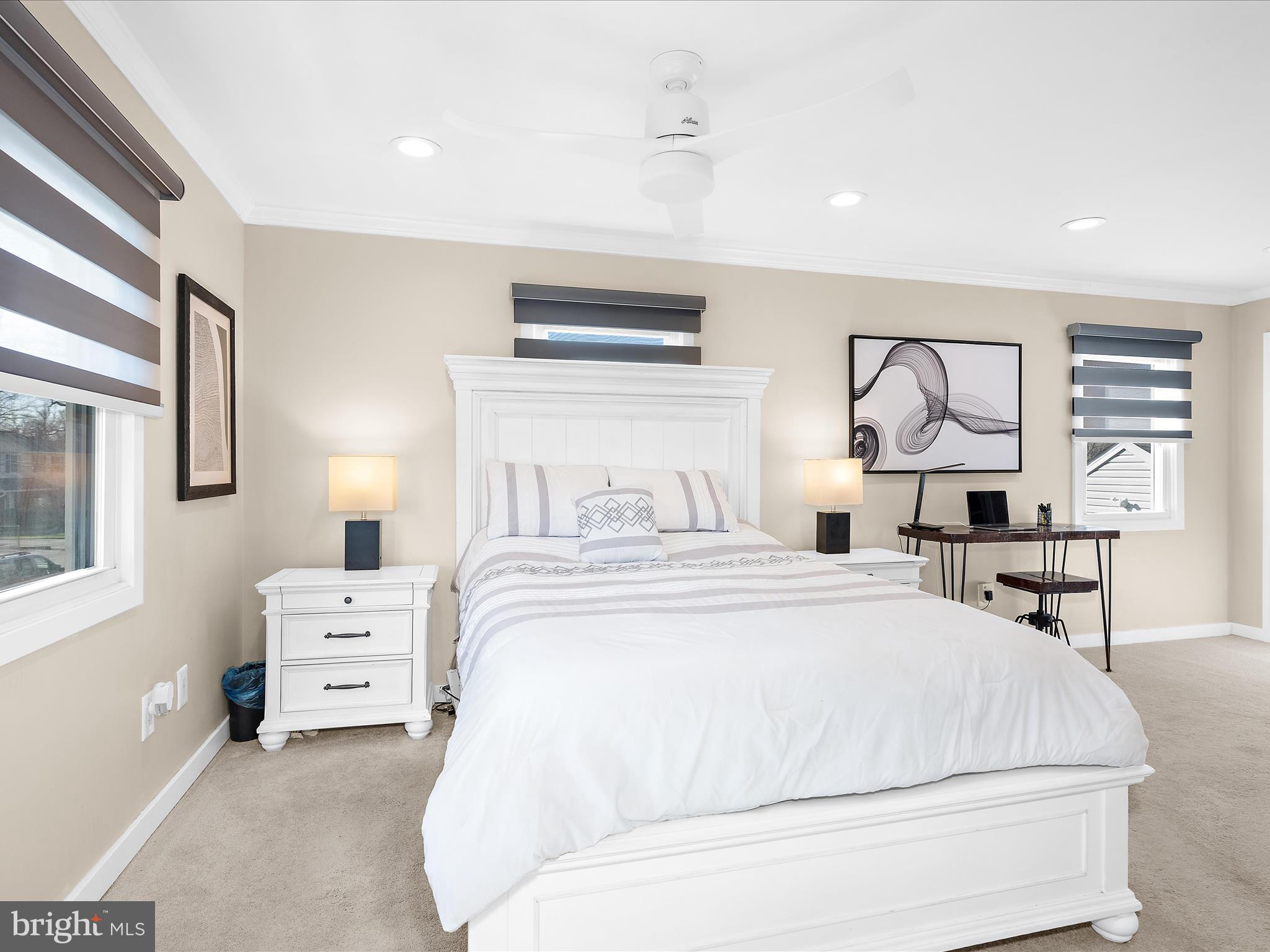 WOODLAND BEACH - Residential