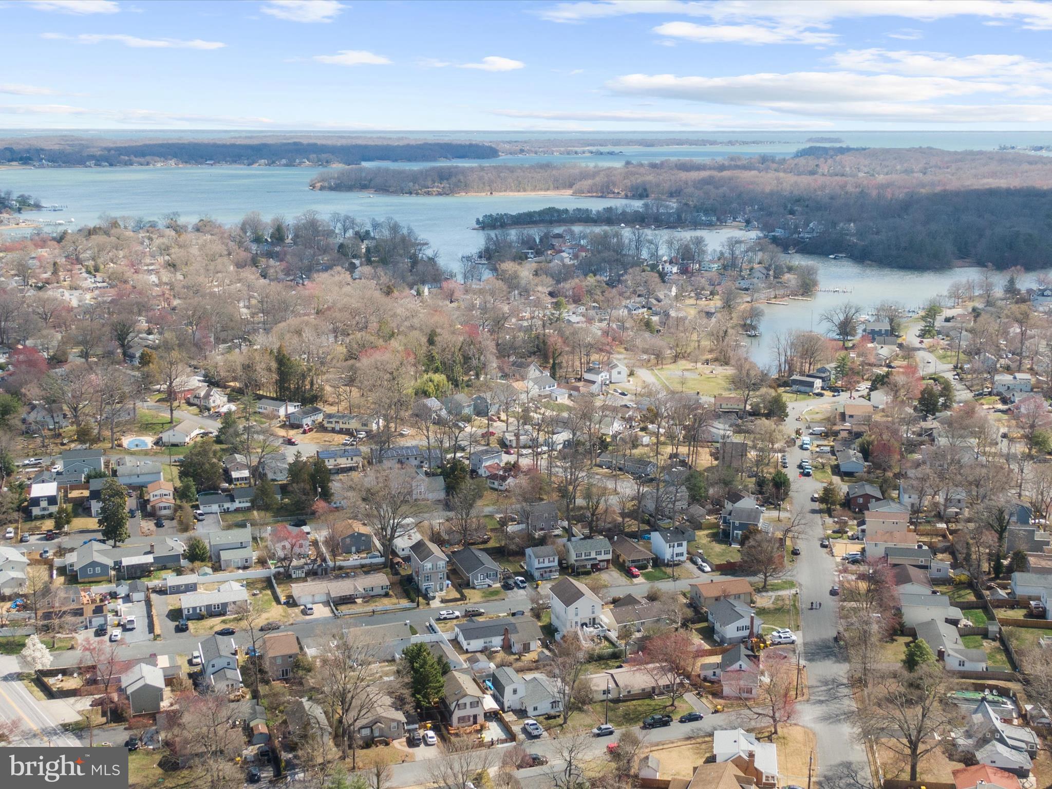 WOODLAND BEACH - Residential