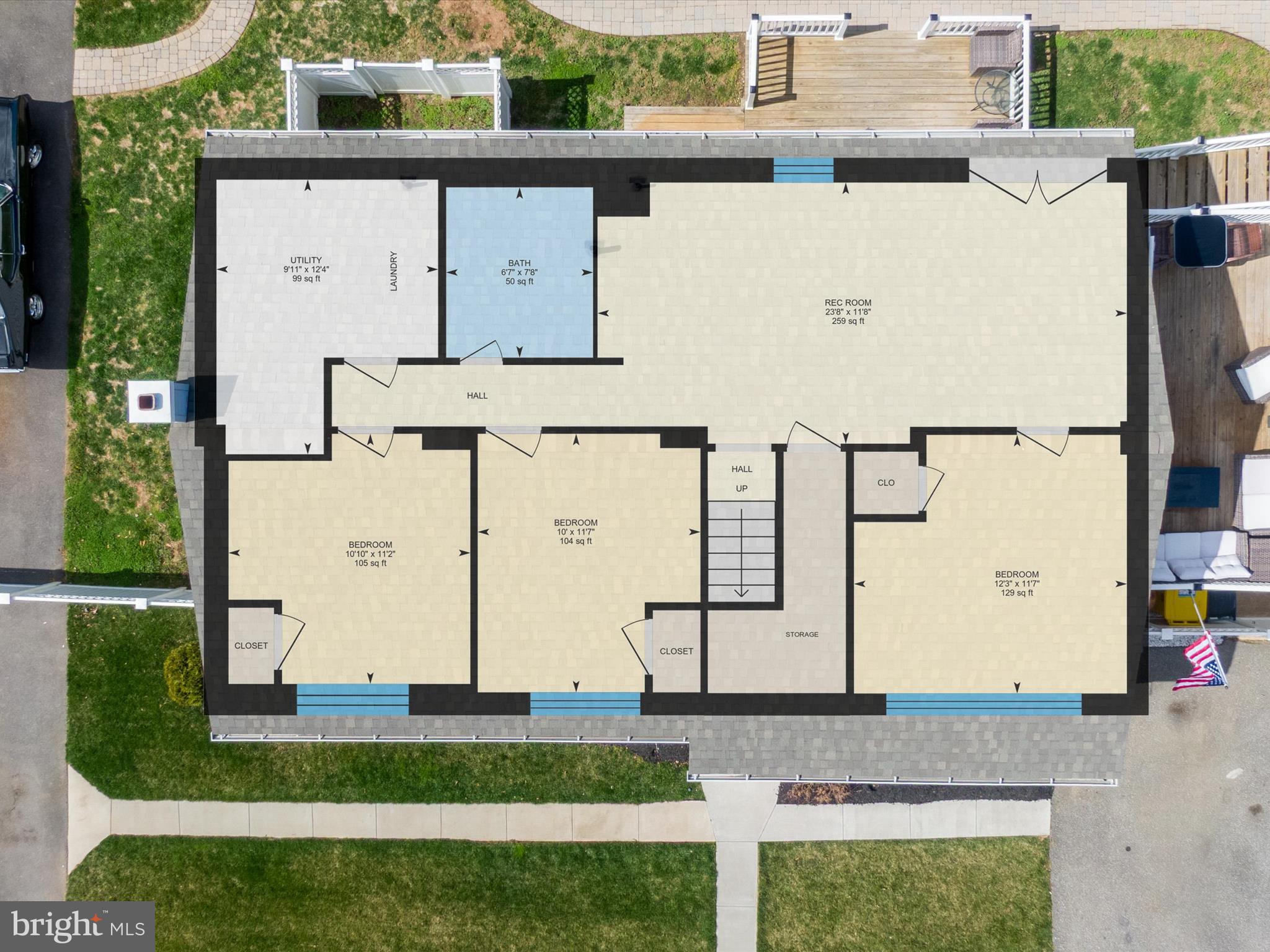 WOODLAND BEACH - Residential