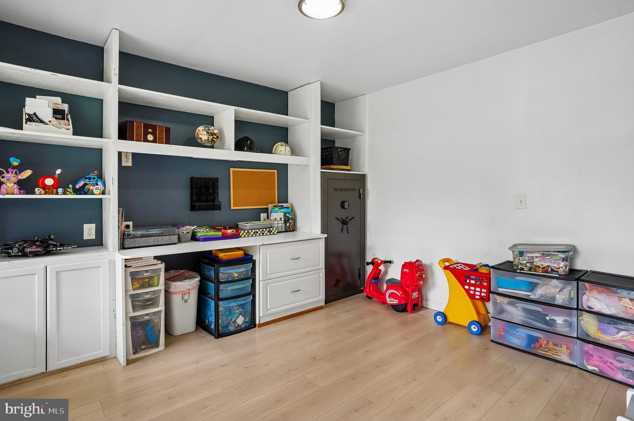 CHESTER HARBOR - Residential