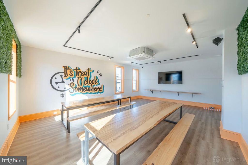 Photo of 2633 Poplar Street, PHILADELPHIA, PA 19130 (MLS # PAPH2580626)