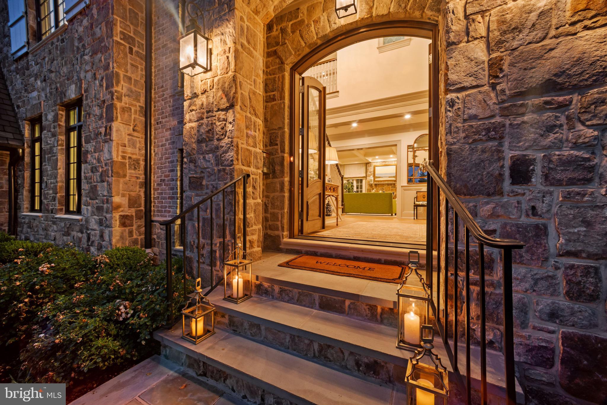 COUNTRY CLUB HILLS - Residential