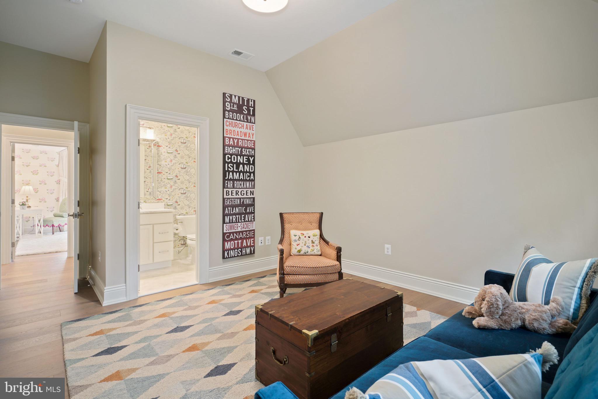 COUNTRY CLUB HILLS - Residential