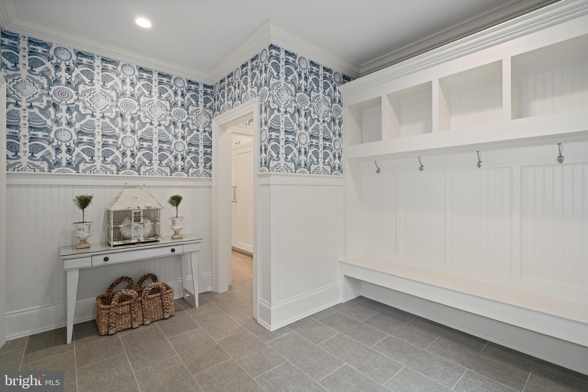 COUNTRY CLUB HILLS - Residential