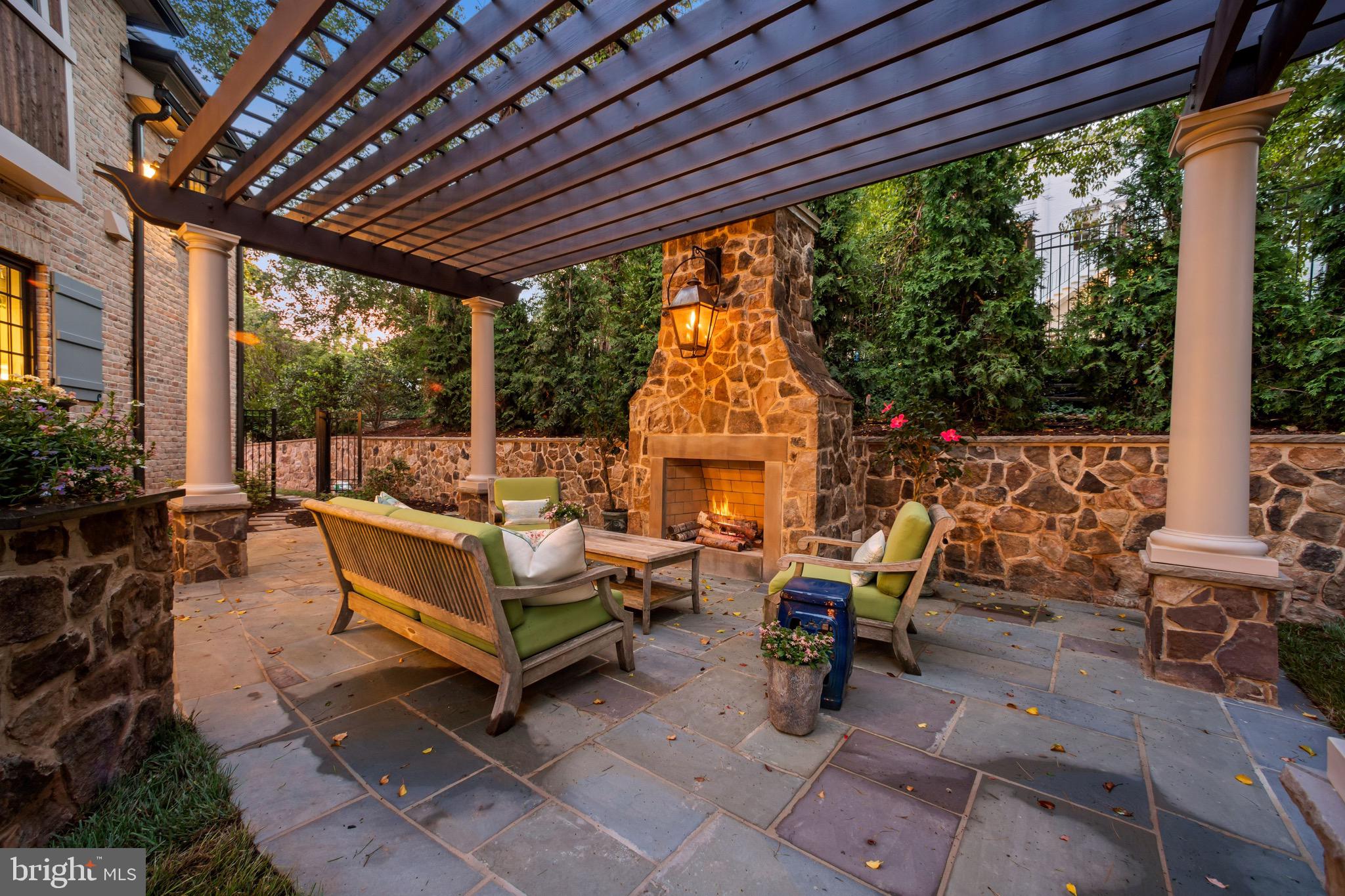 COUNTRY CLUB HILLS - Residential