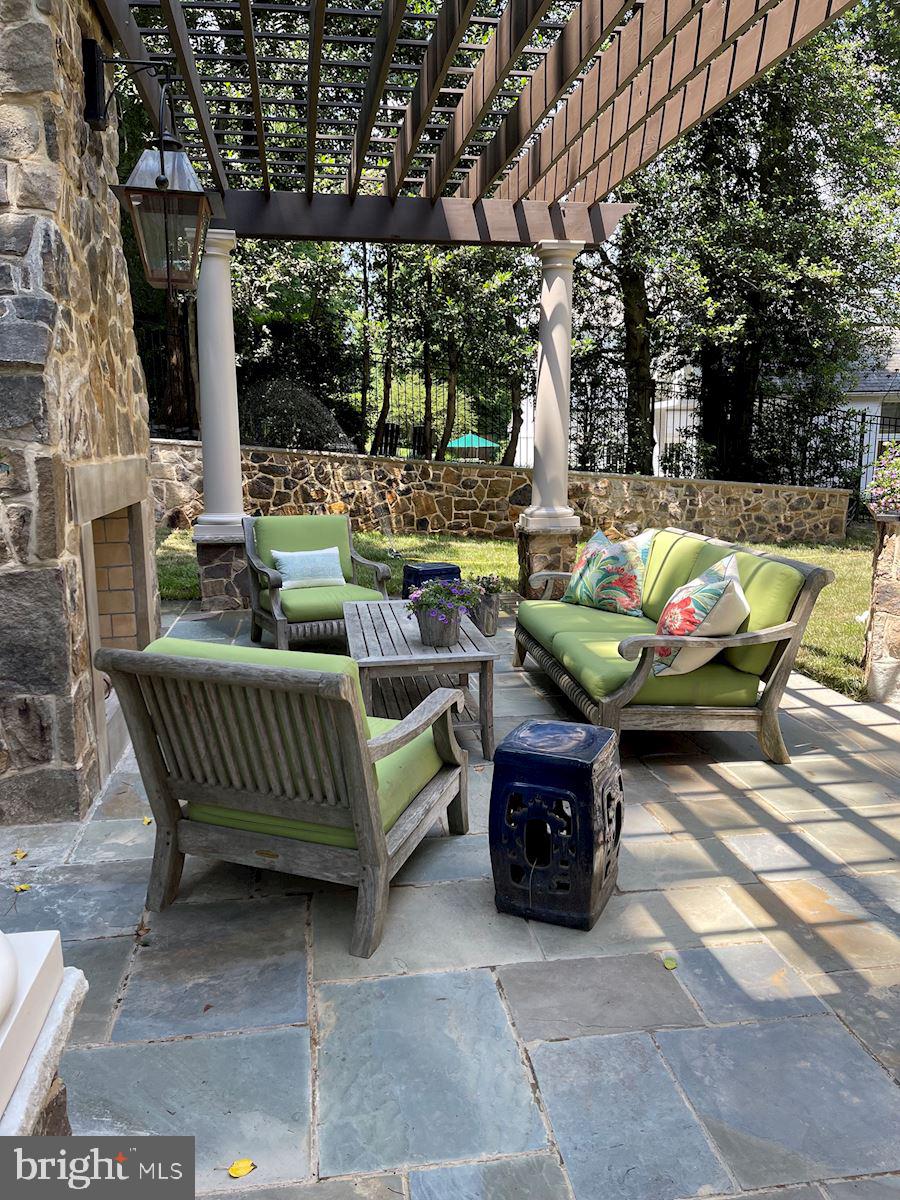 COUNTRY CLUB HILLS - Residential