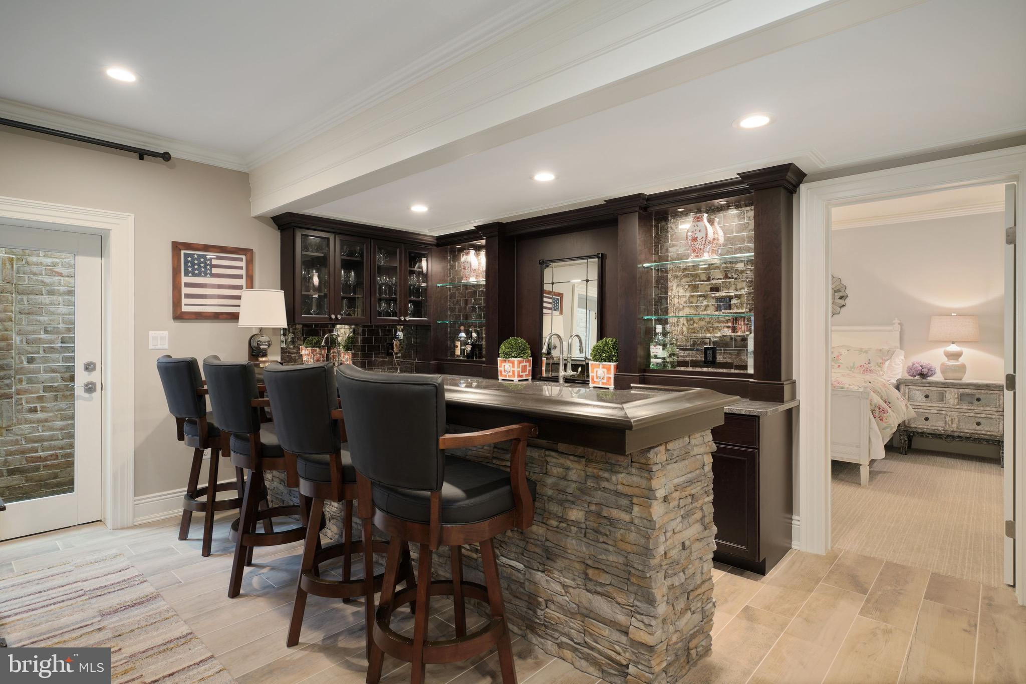 COUNTRY CLUB HILLS - Residential