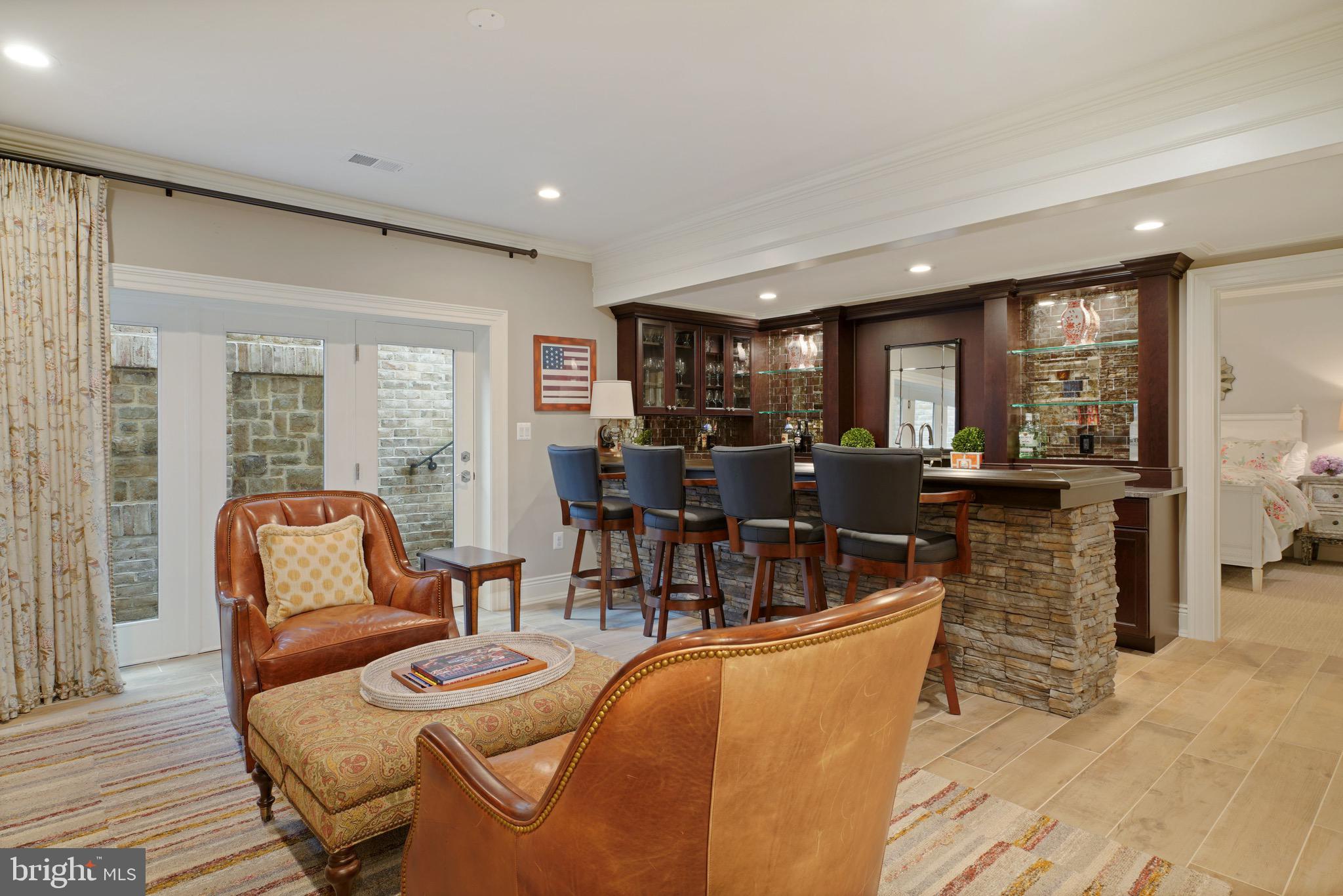 COUNTRY CLUB HILLS - Residential