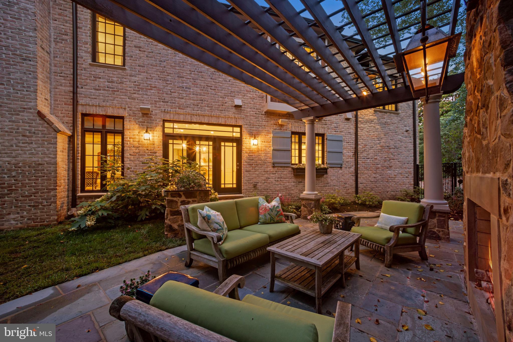 COUNTRY CLUB HILLS - Residential