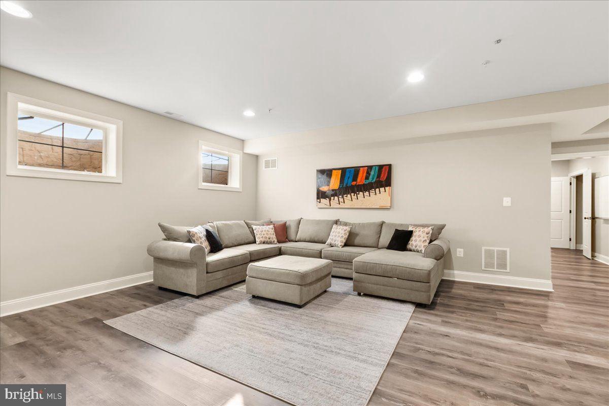 ALTA VISTA GARDENS - Residential