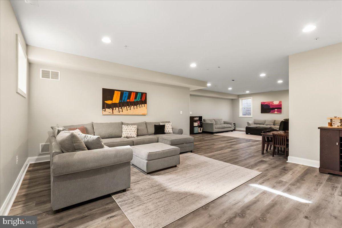 ALTA VISTA GARDENS - Residential