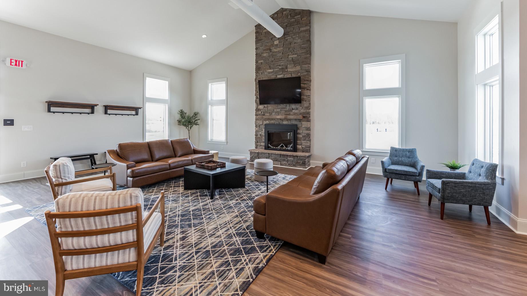 POTTSGROVE HUNT - Residential