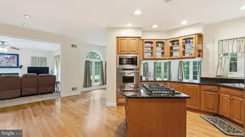 13301 Dumfries Road, Manassas, VA MLS: VAPW2126692