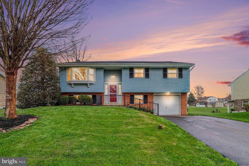 Photo of 2225 Brockton Road, LANCASTER, PA 17601 (MLS # PALA2085588)