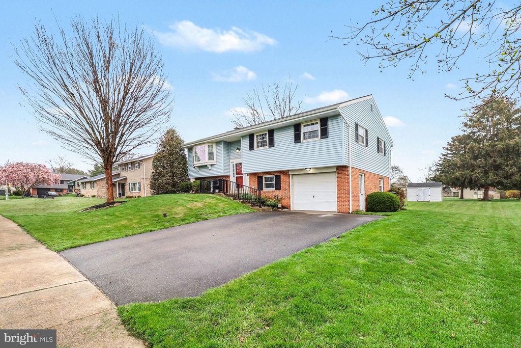 Photo of 2225 Brockton Road, LANCASTER, PA 17601 (MLS # PALA2085588)