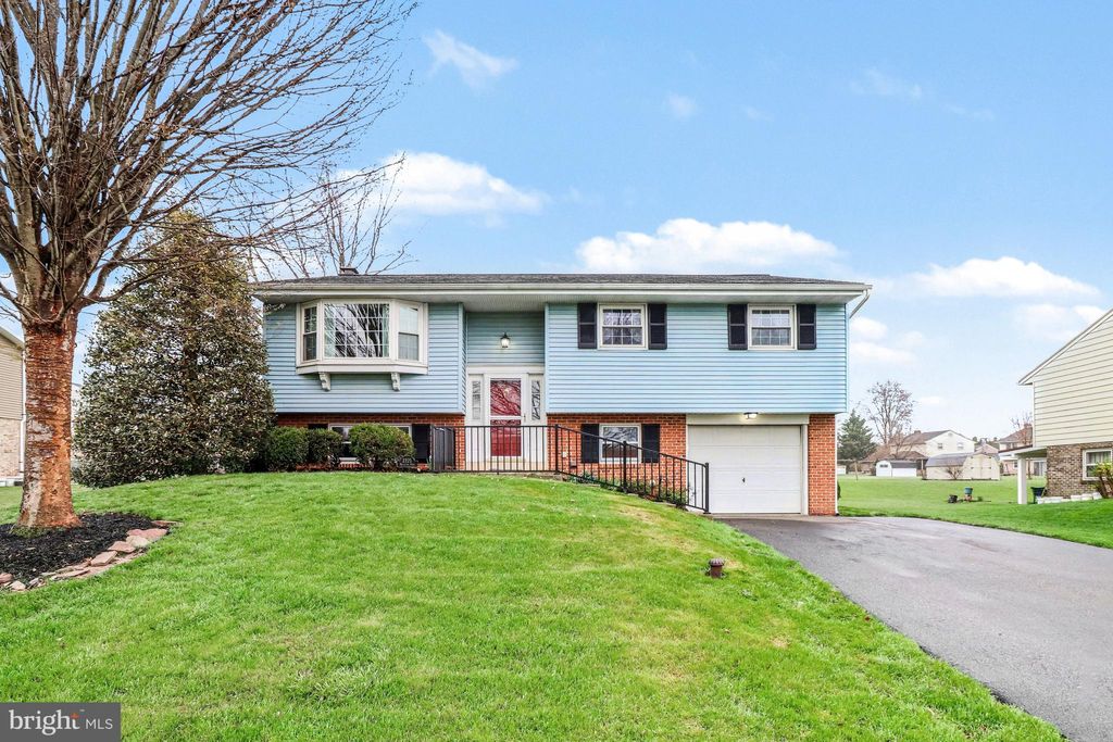 Photo of 2225 Brockton Road, LANCASTER, PA 17601 (MLS # PALA2085588)