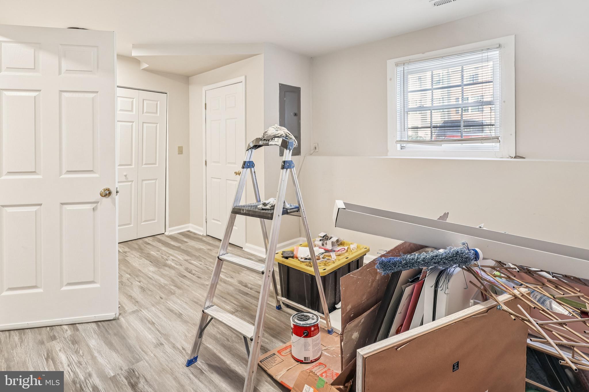 RIDGE COMMONS - Residential Lease