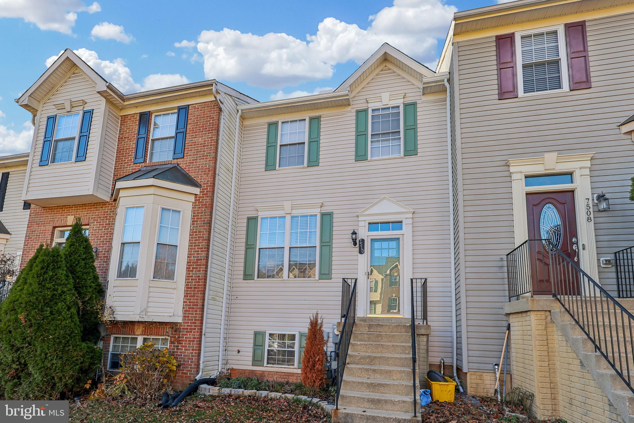 RIDGE COMMONS - Residential Lease