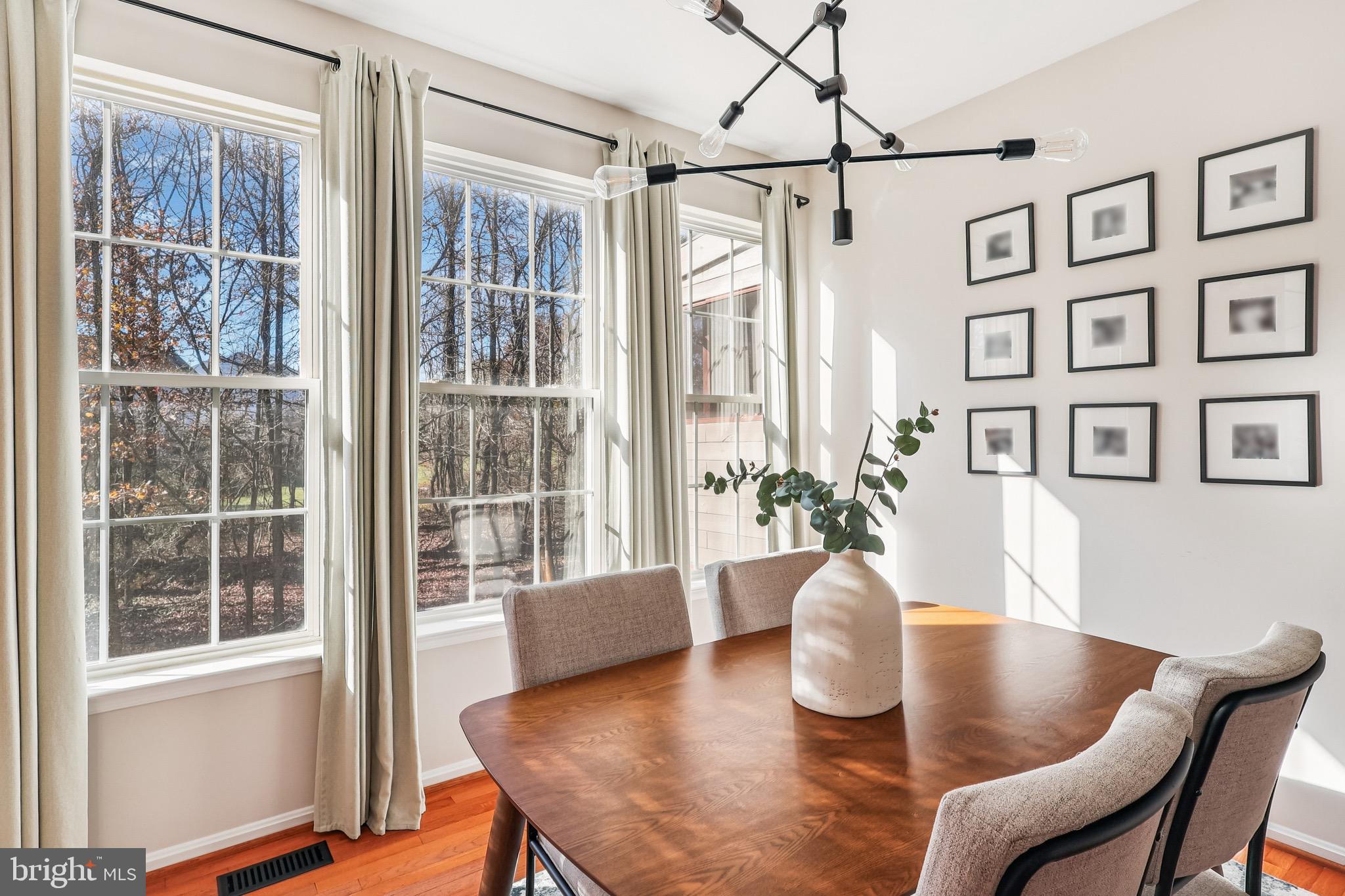 RIDGE COMMONS - Residential Lease