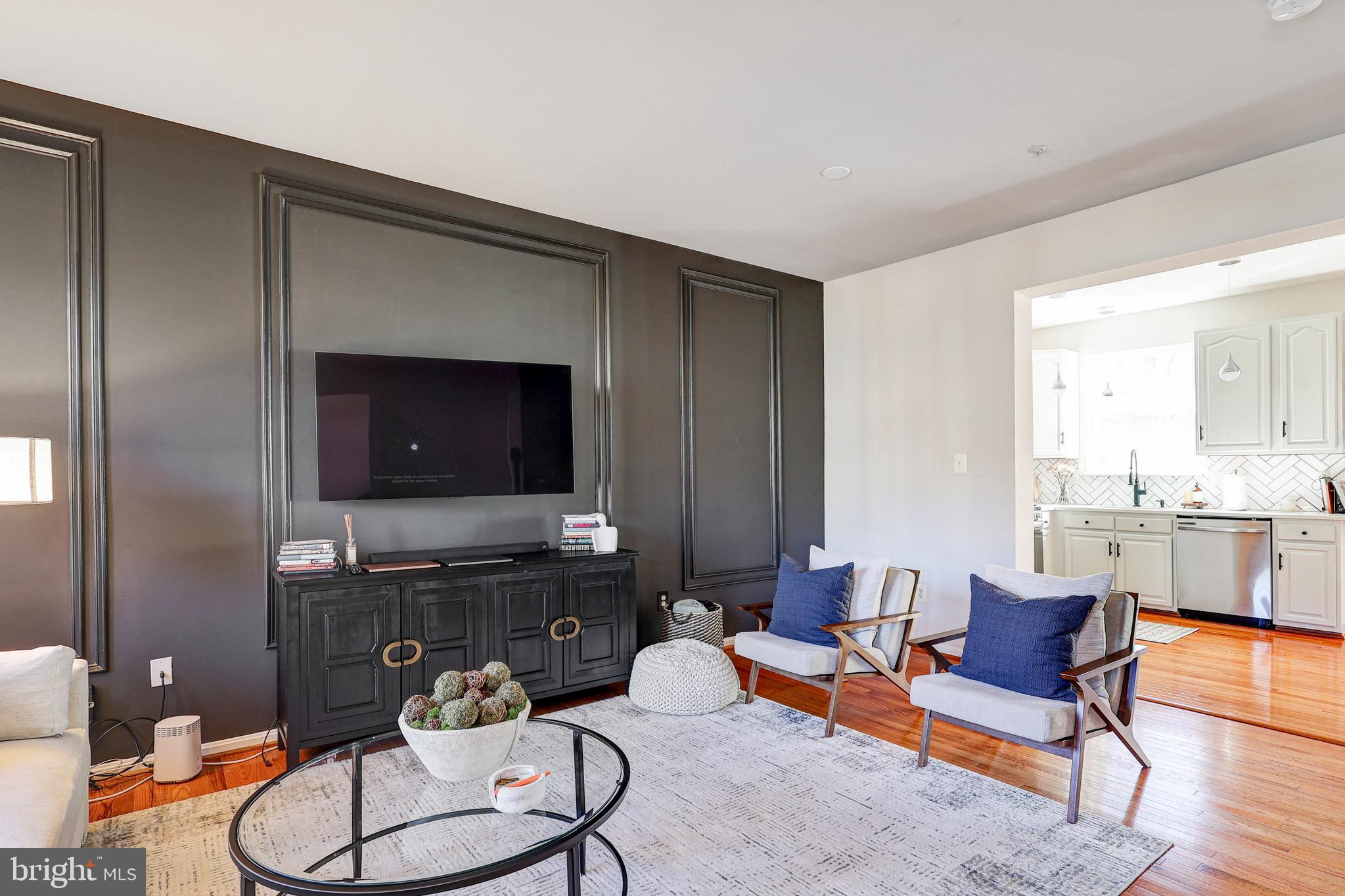 RIDGE COMMONS - Residential Lease