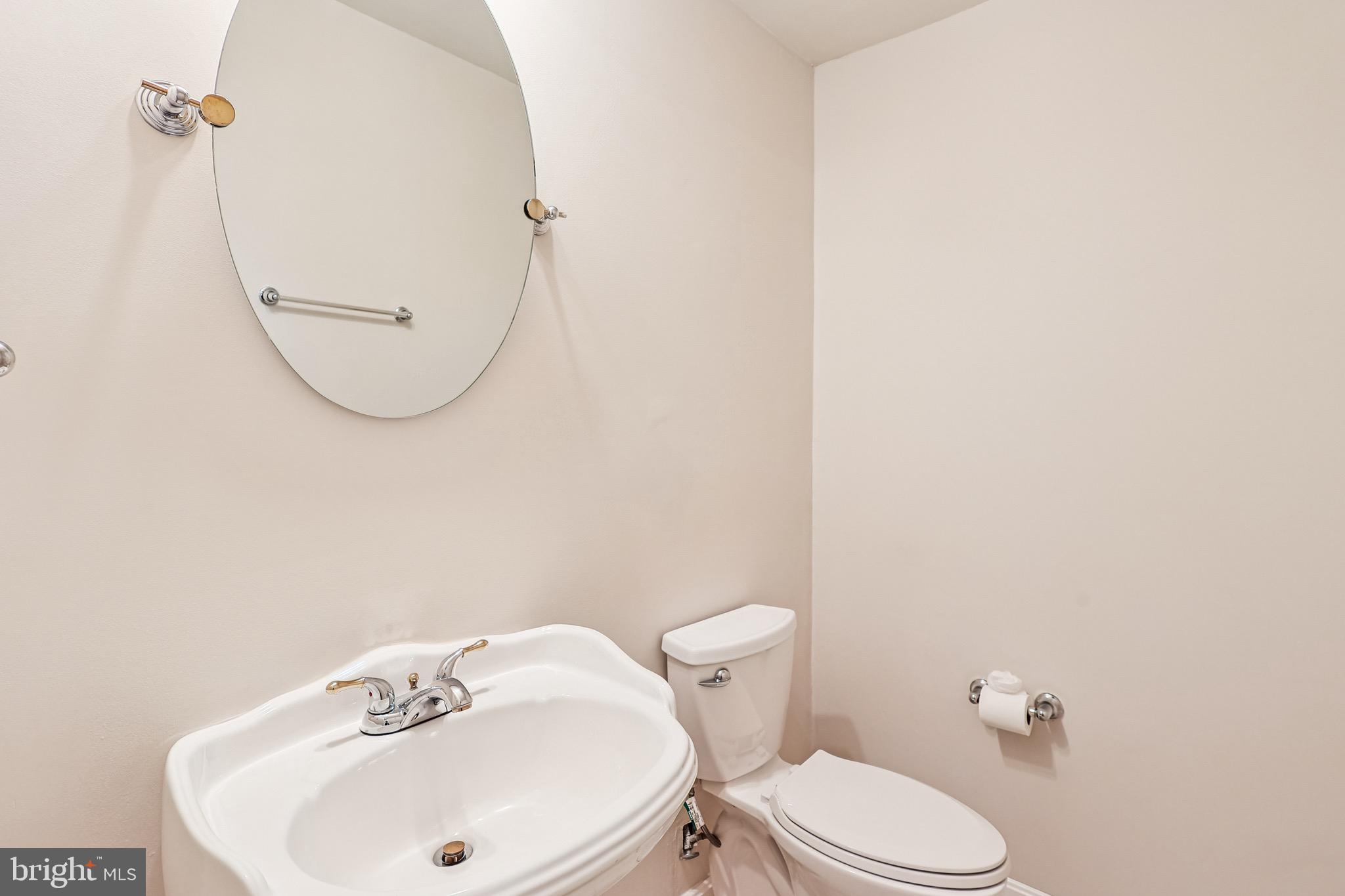 RIDGE COMMONS - Residential Lease