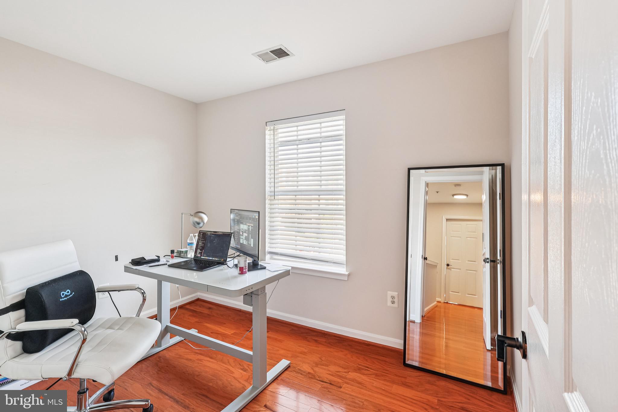 RIDGE COMMONS - Residential Lease