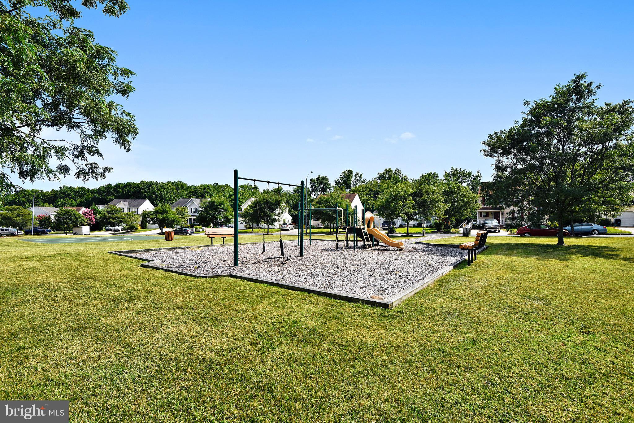 RIDGE COMMONS - Residential Lease