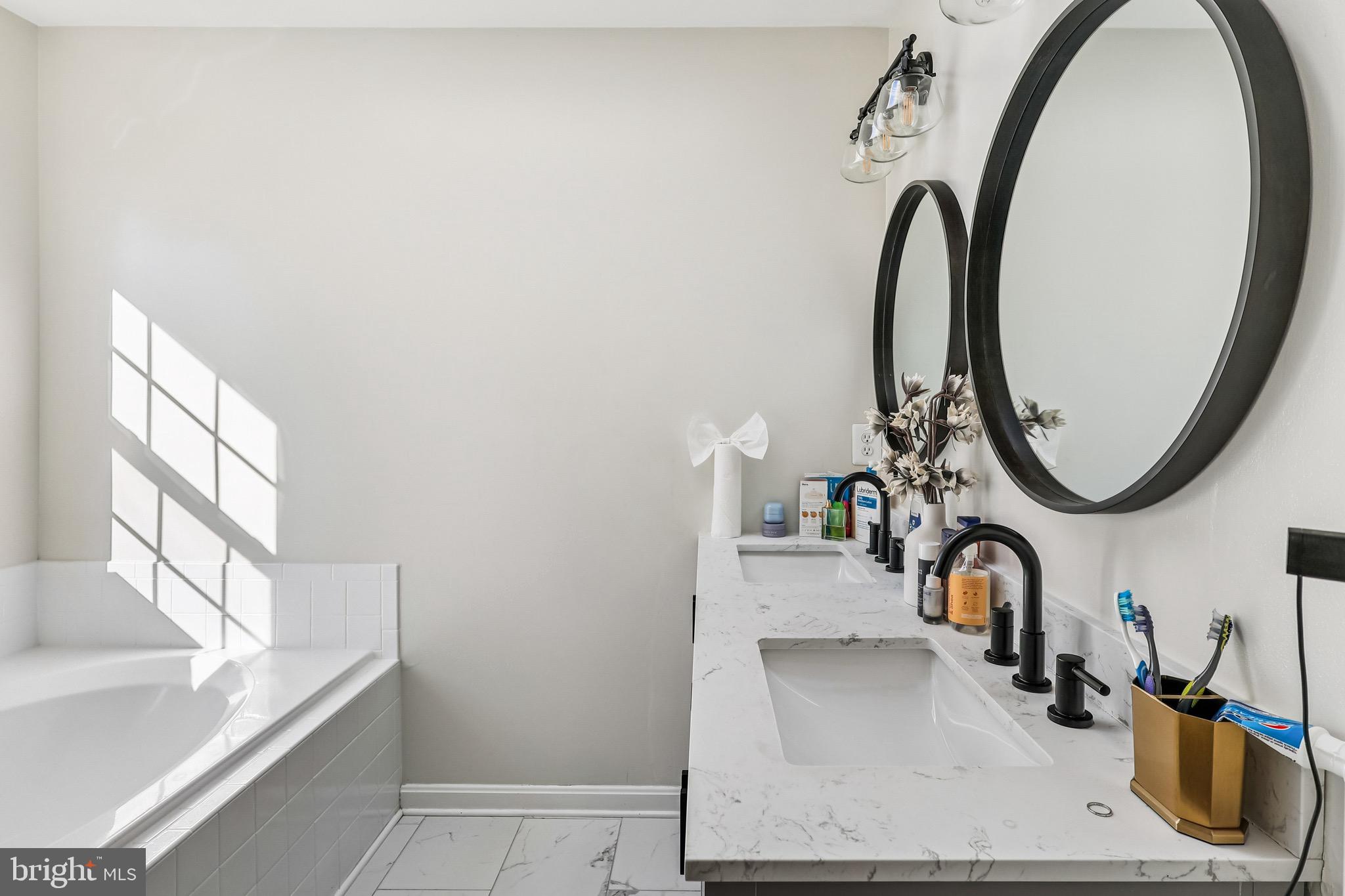 RIDGE COMMONS - Residential Lease