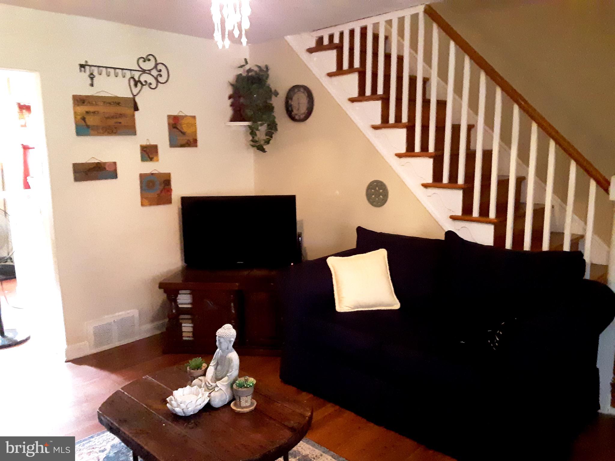 LAWNCREST - Residential