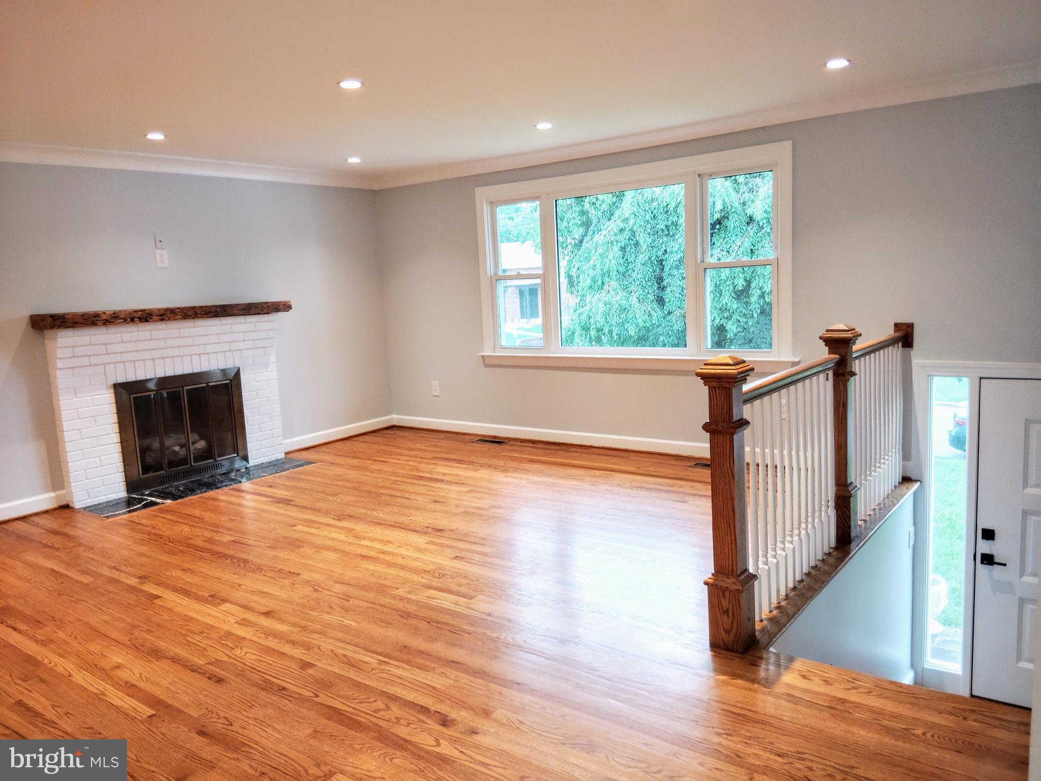 5606 LANSING DRIVE