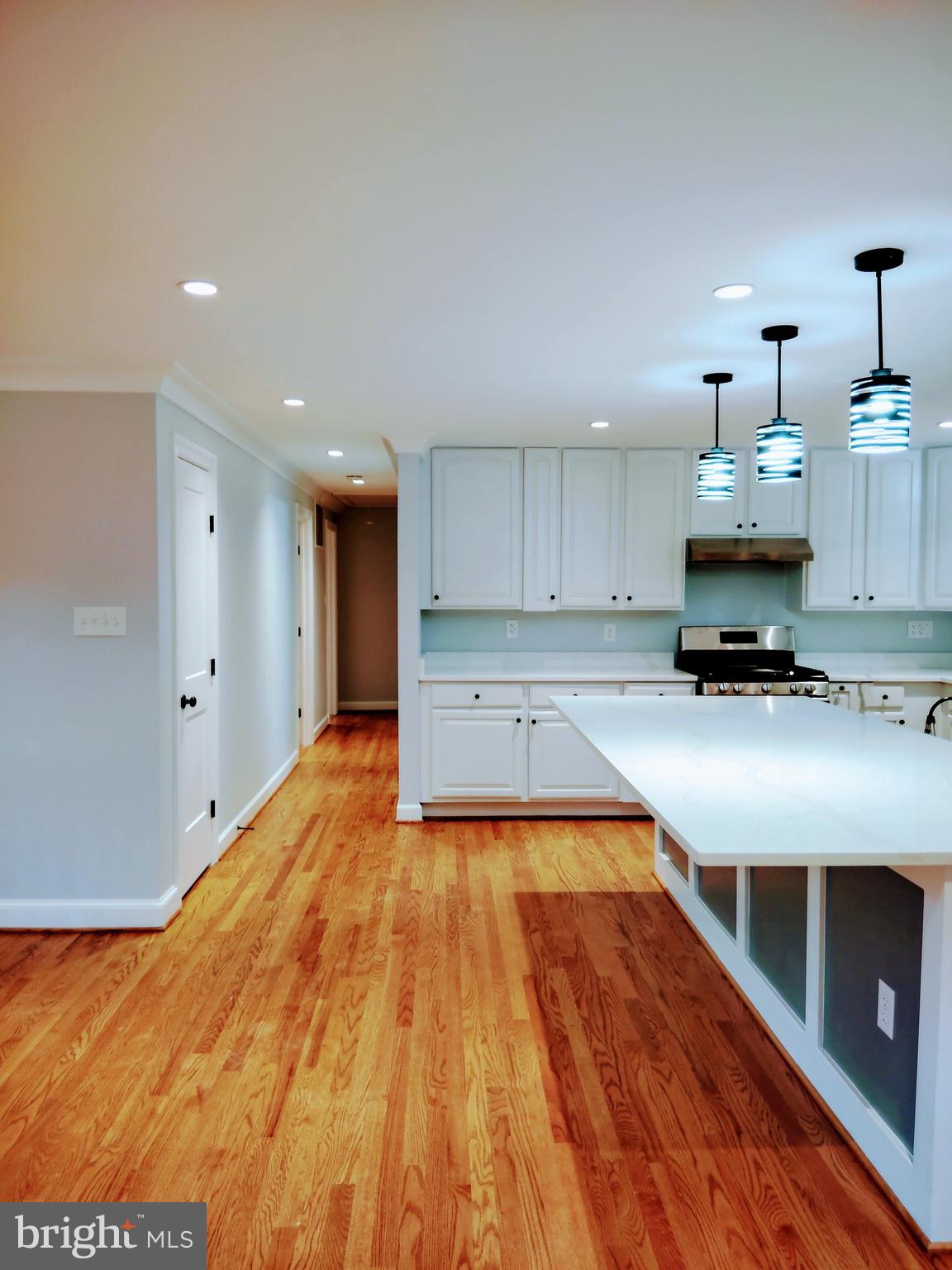 5606 LANSING DRIVE