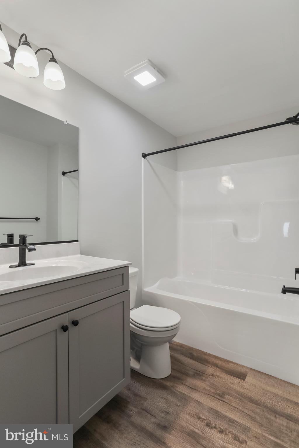 MIDDLE CREEK VISTAS - Residential