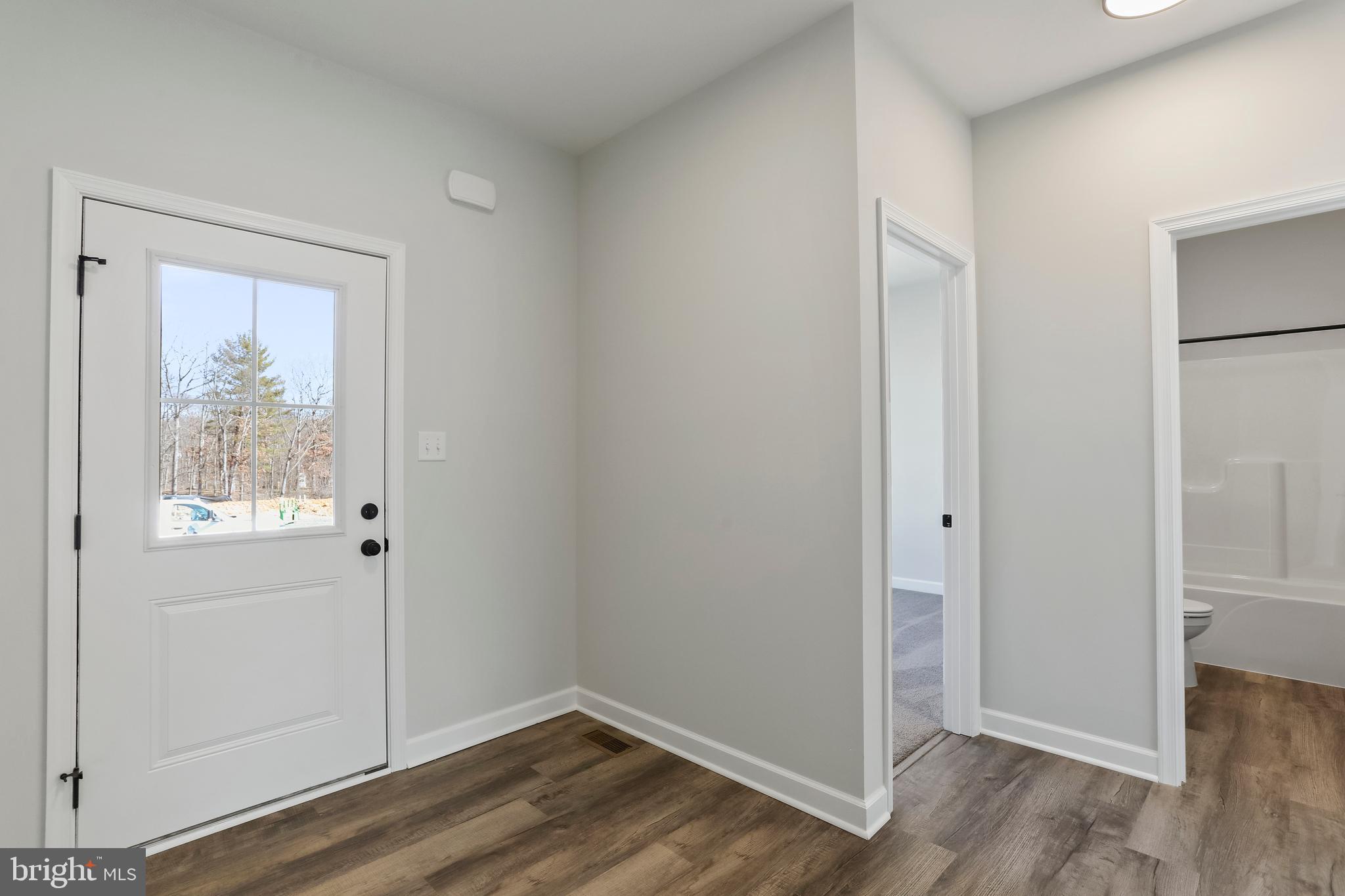 MIDDLE CREEK VISTAS - Residential