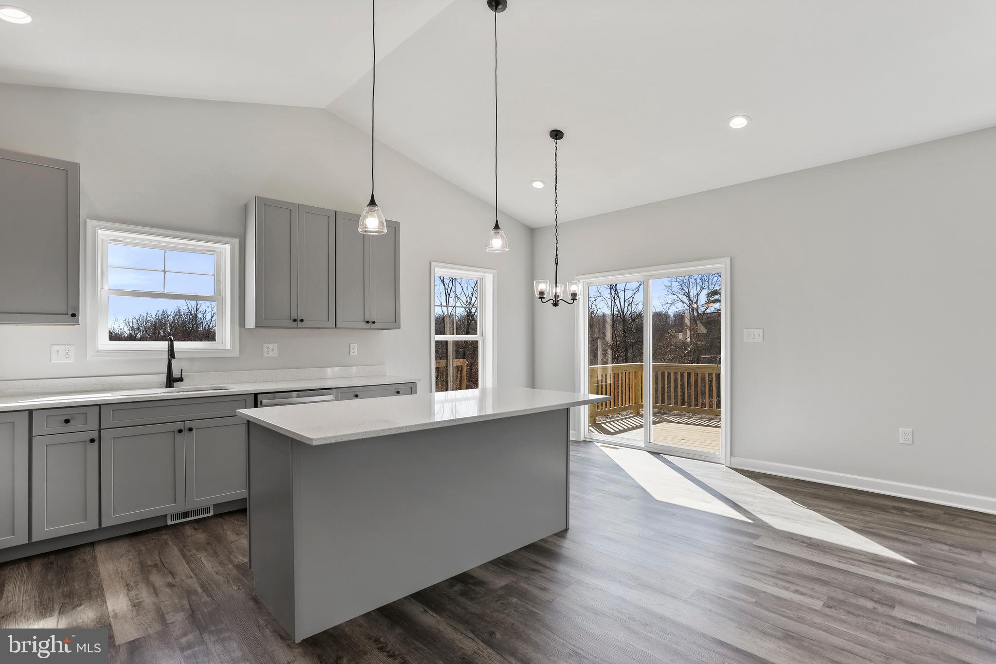 MIDDLE CREEK VISTAS - Residential