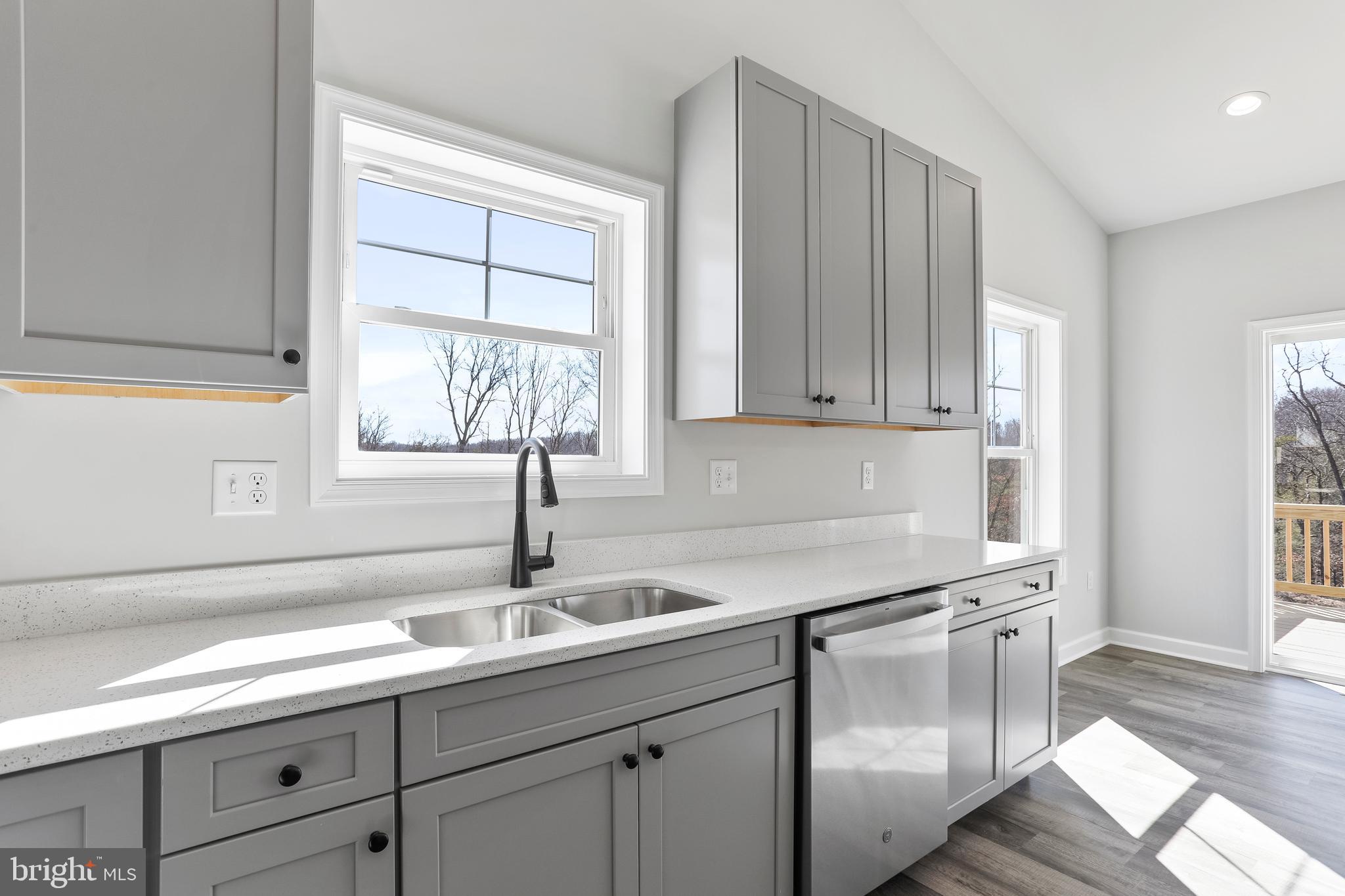 MIDDLE CREEK VISTAS - Residential