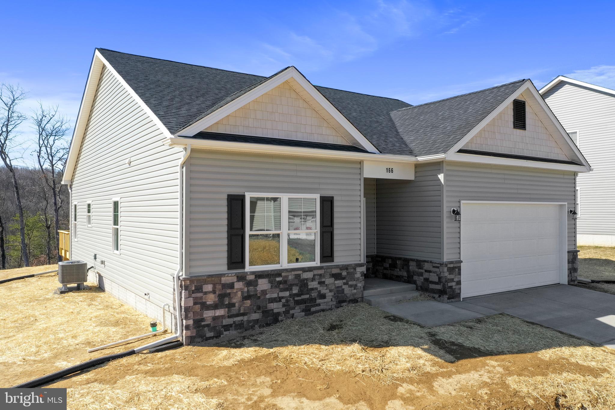 MIDDLE CREEK VISTAS - Residential