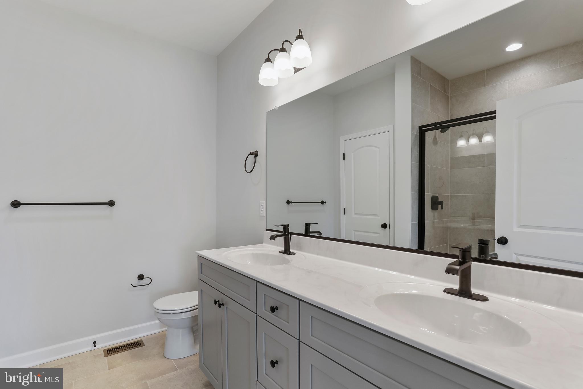 MIDDLE CREEK VISTAS - Residential