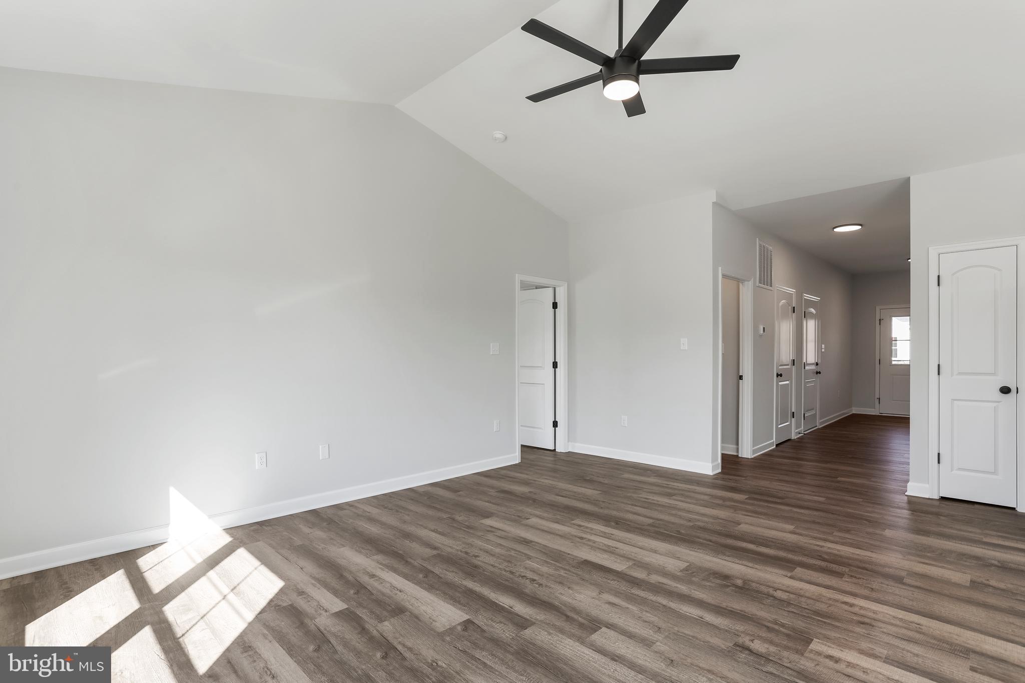 MIDDLE CREEK VISTAS - Residential