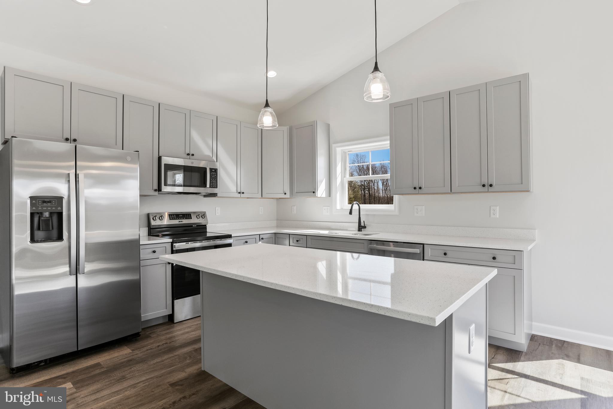 MIDDLE CREEK VISTAS - Residential