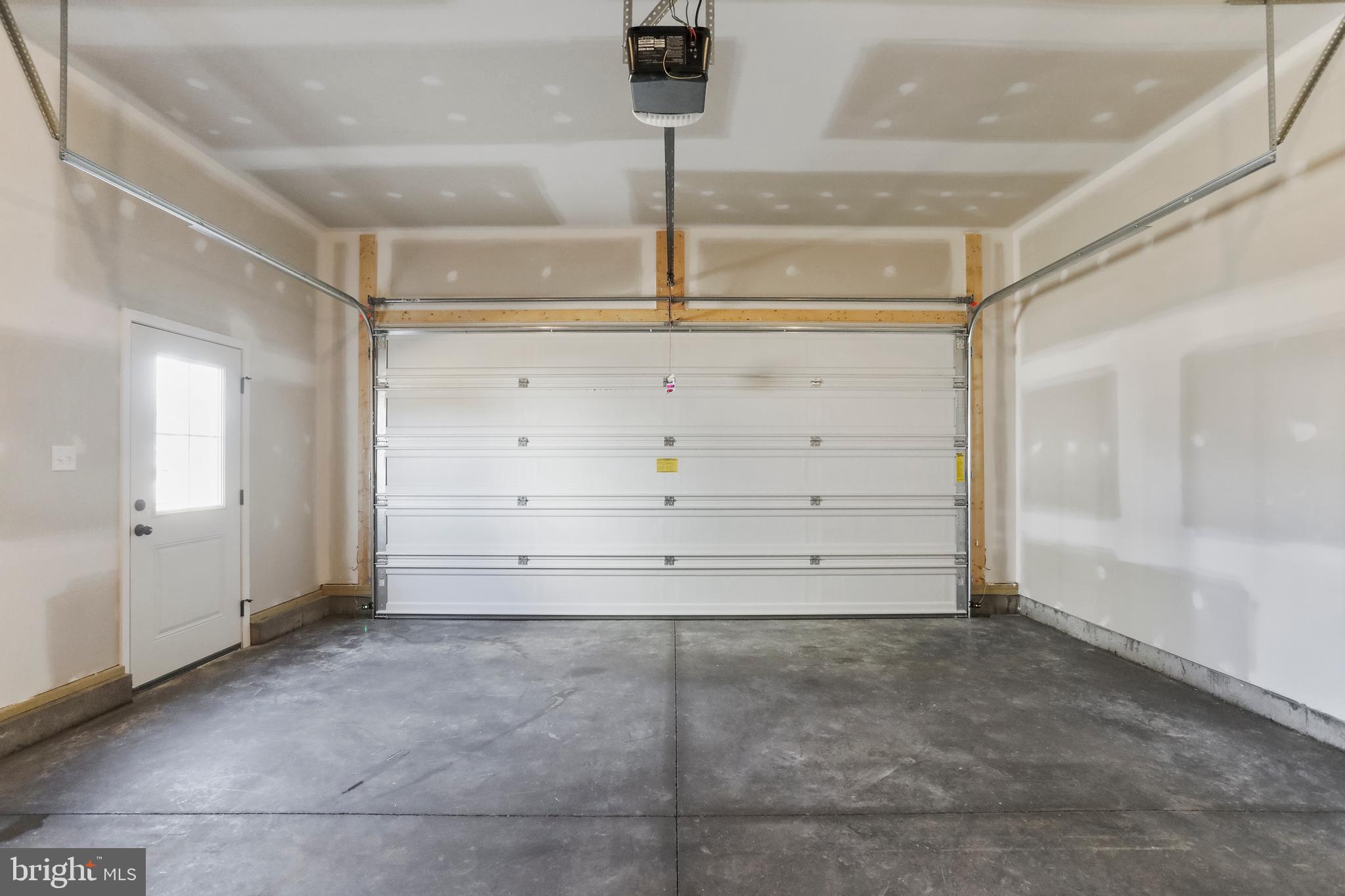 MIDDLE CREEK VISTAS - Residential