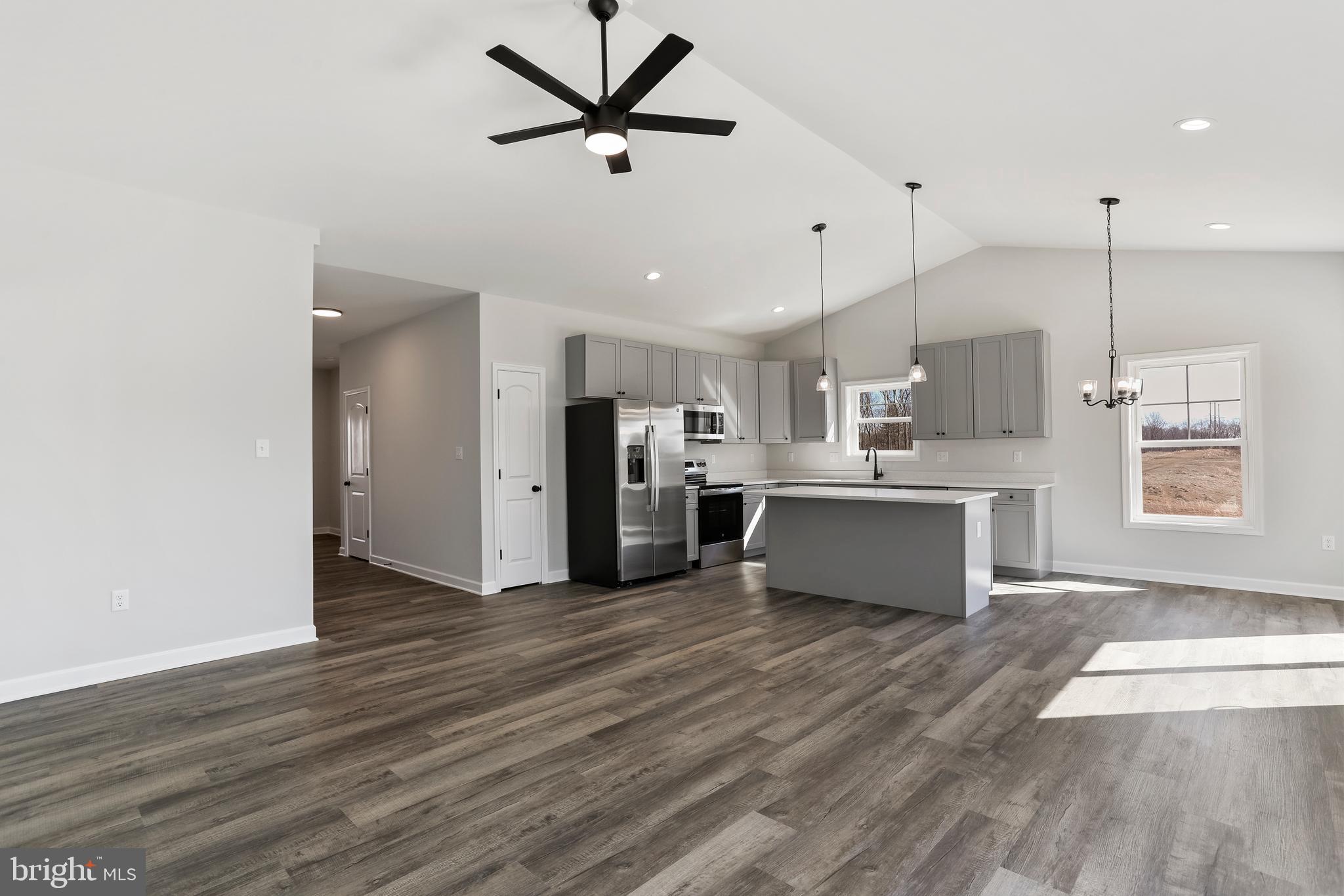 MIDDLE CREEK VISTAS - Residential