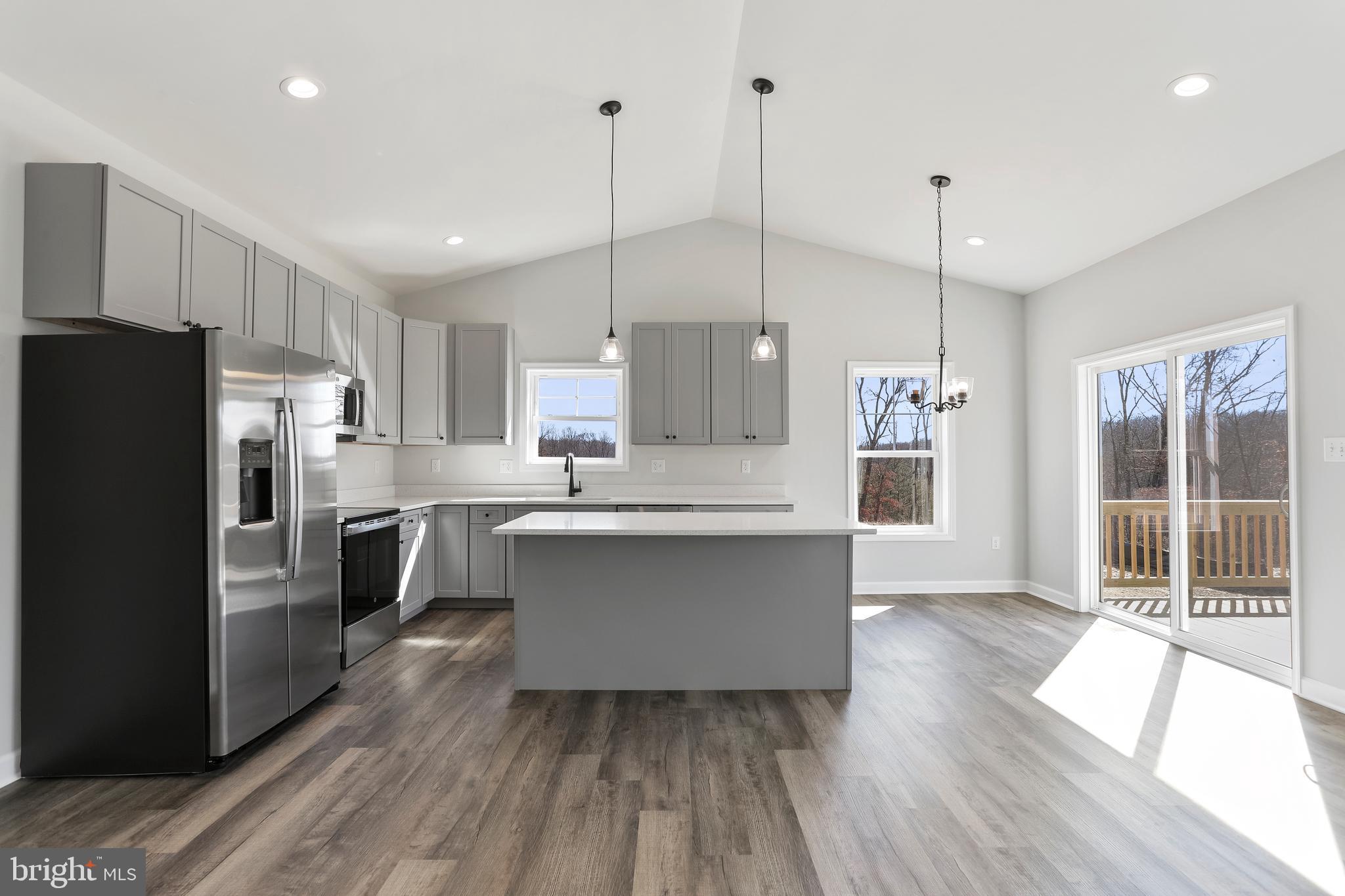 MIDDLE CREEK VISTAS - Residential