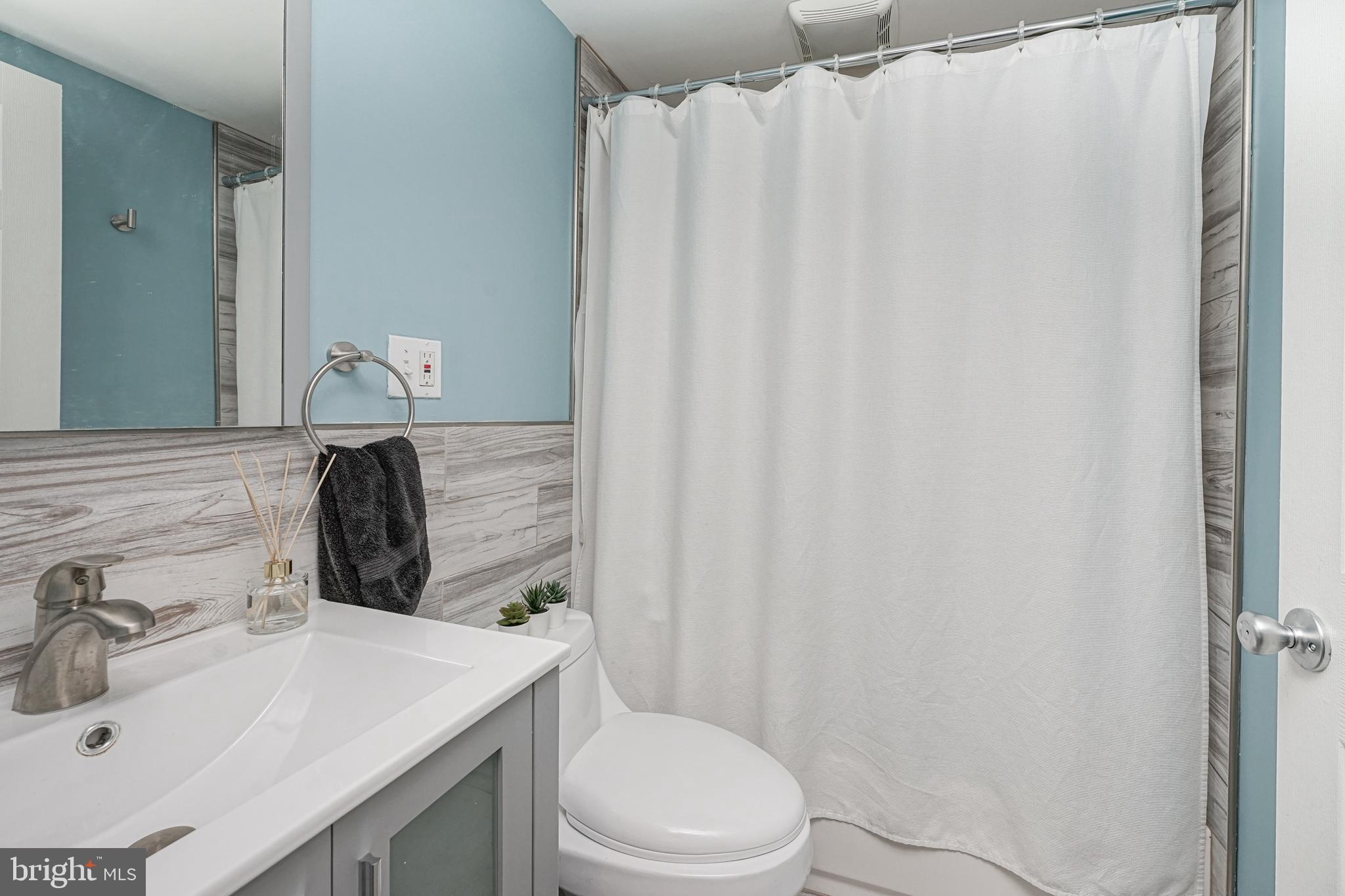 OLDE KENSINGTON - Residential