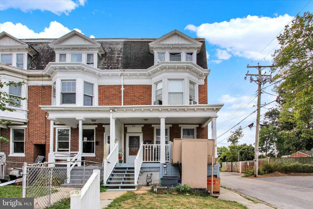 Photo of 30 E Cottage Place, YORK, PA 17401 (MLS # PAYK2090236)