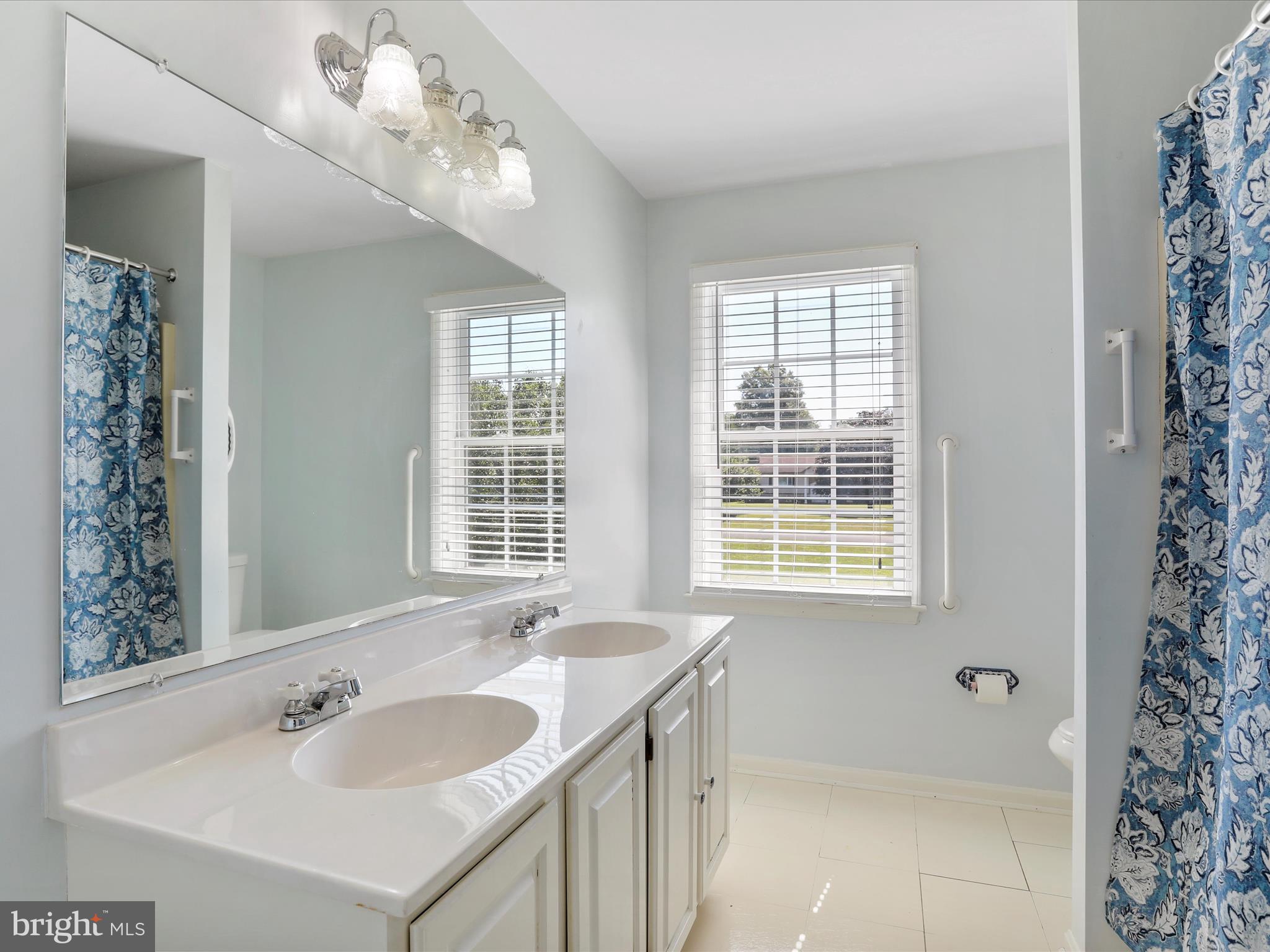 PEMBROKE GROVE - Residential