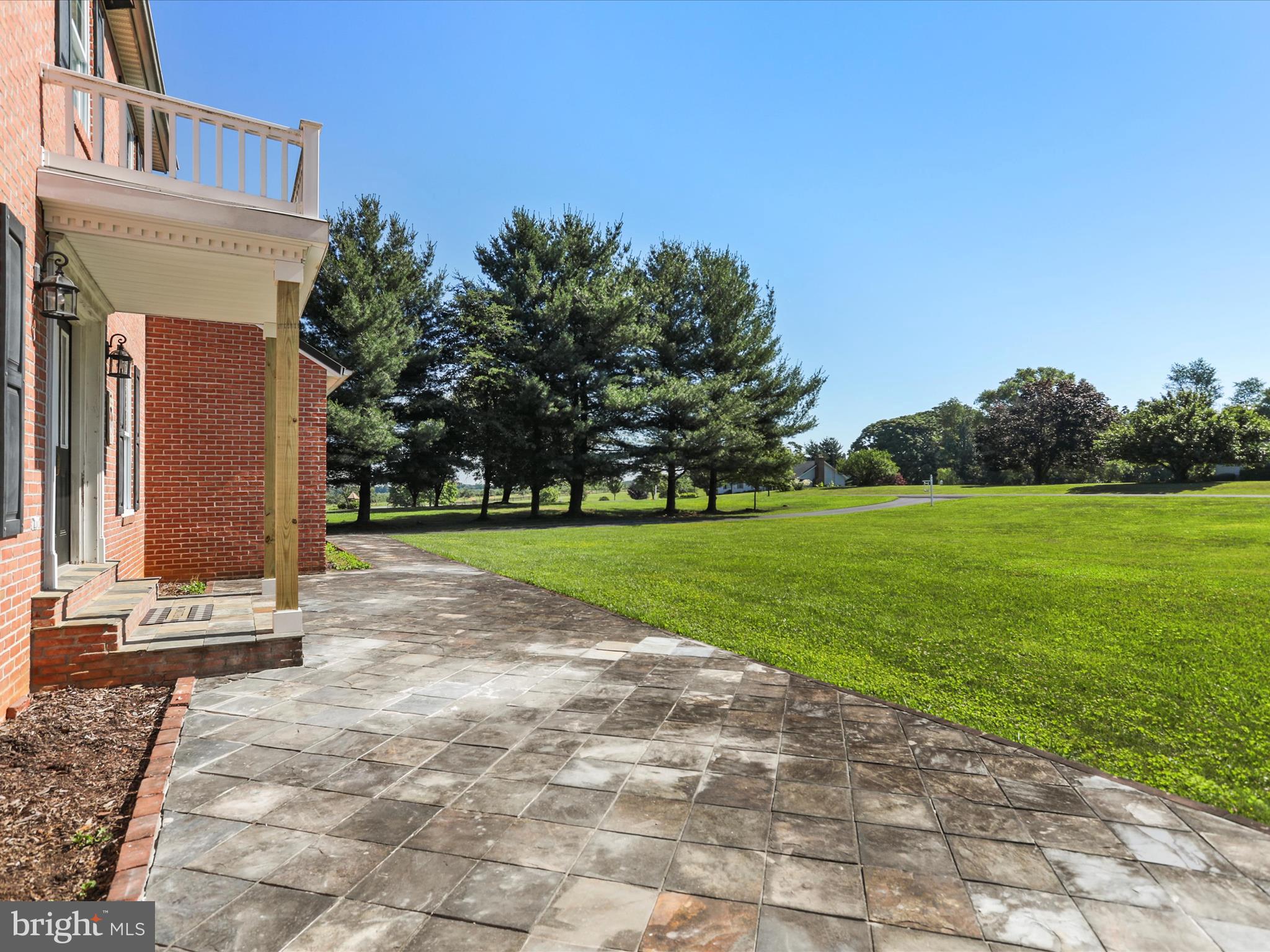 PEMBROKE GROVE - Residential