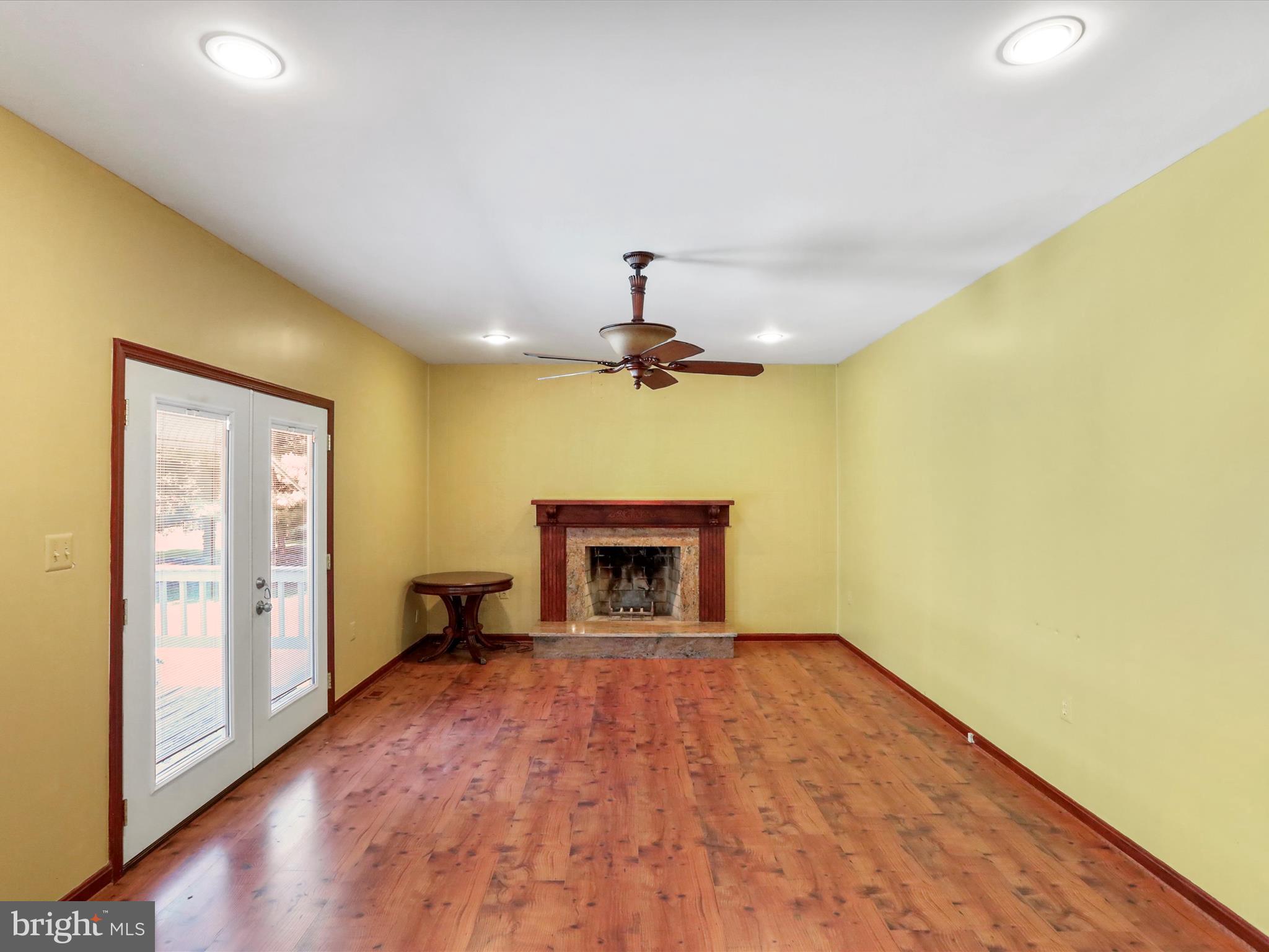 PEMBROKE GROVE - Residential