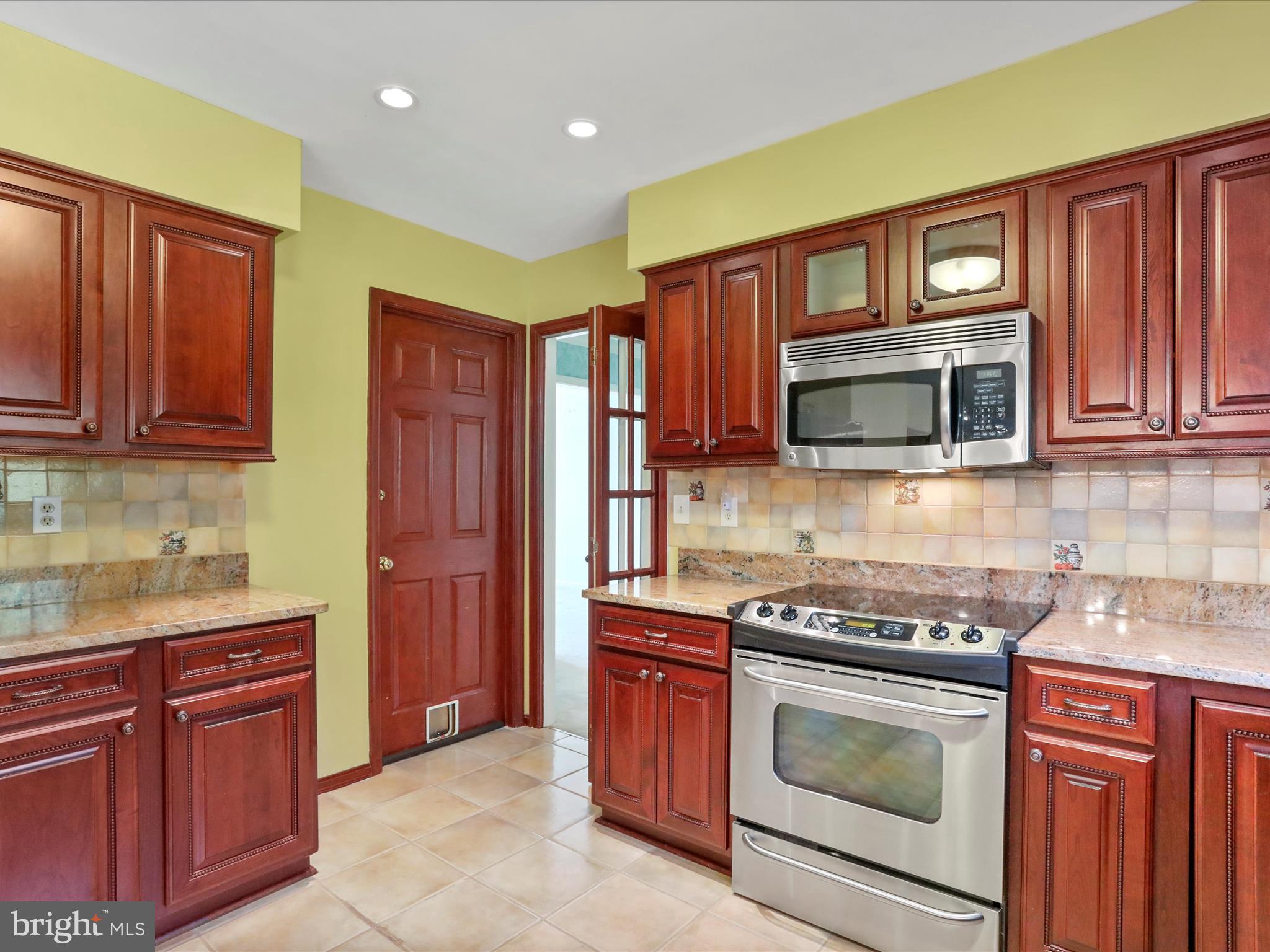 PEMBROKE GROVE - Residential