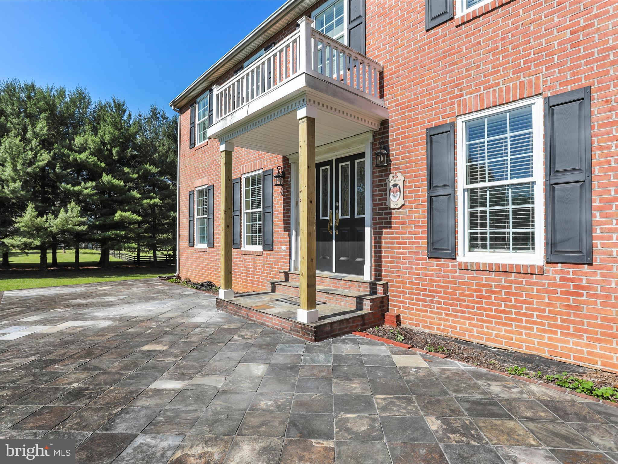 PEMBROKE GROVE - Residential